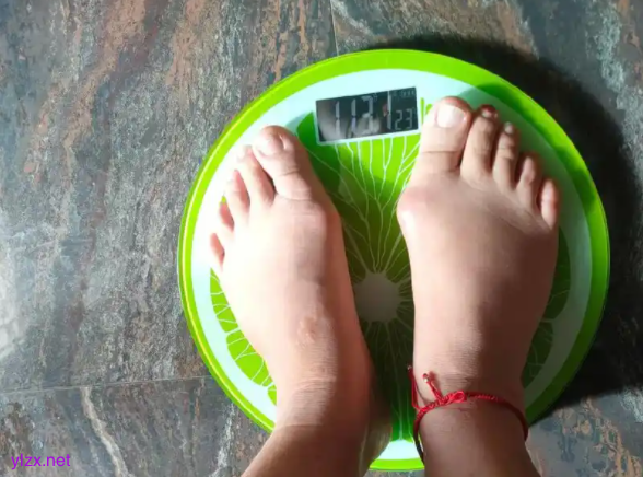 干吃不胖的人别再硬扛，这些信号提示你需要就医了！